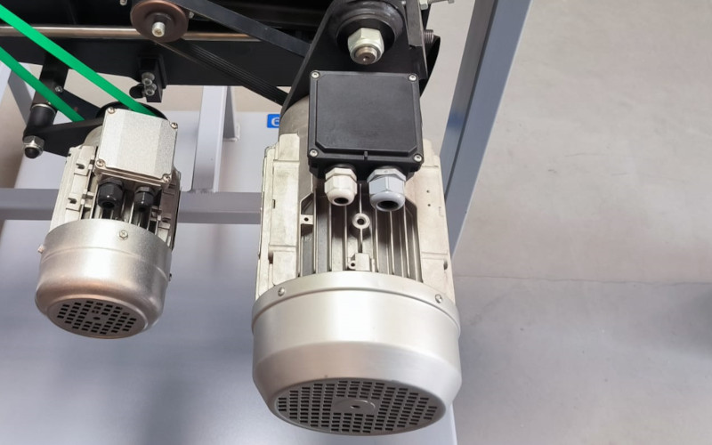 Formátovací pila rojek pf400 - digitalni odmerovani pricne pravítko